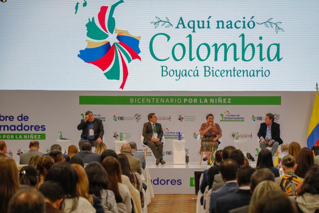07-08-2019_Centralismo_y_diversidad_temas_claves_en_conversatorio_sobre_niñez_con_Rigoberta_Menchú_2.jpeg
