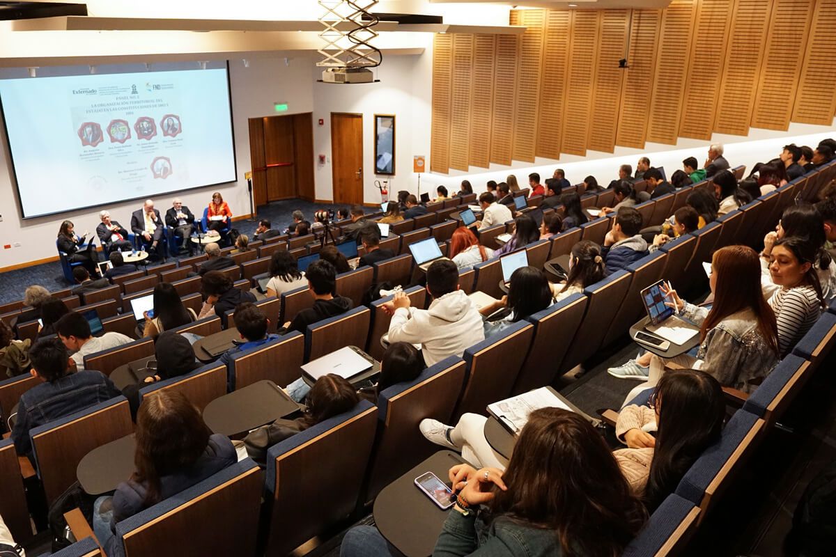 Foro conmemorativo de los 160 años de la Constitución de Rionegro