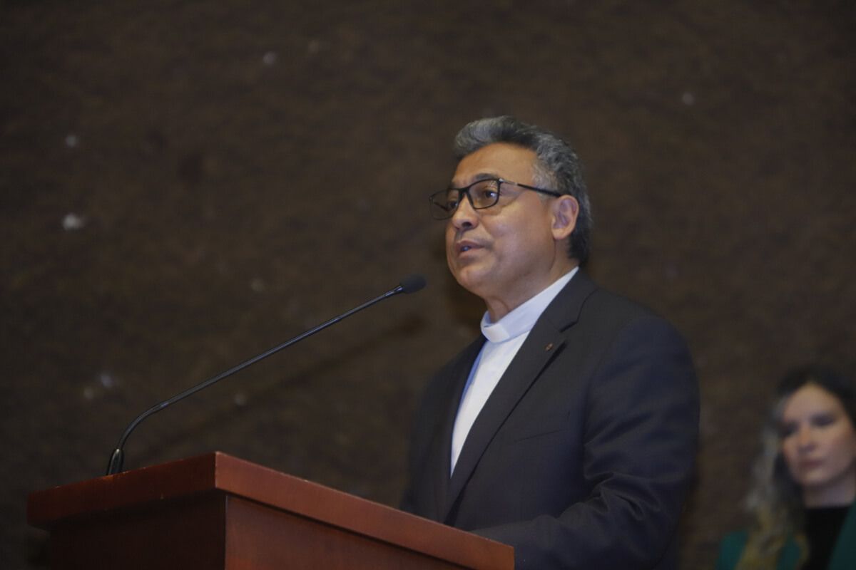 Debates jurídicos y políticos entre el federalismo, autonomía y Estado central