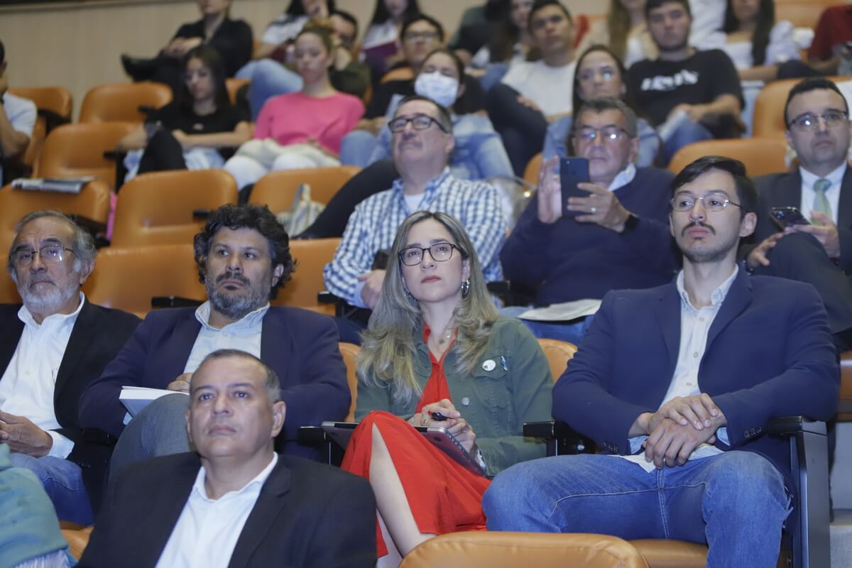 Debates jurídicos y políticos entre el federalismo, autonomía y Estado central