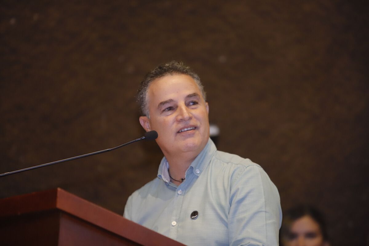 Debates jurídicos y políticos entre el federalismo, autonomía y Estado central