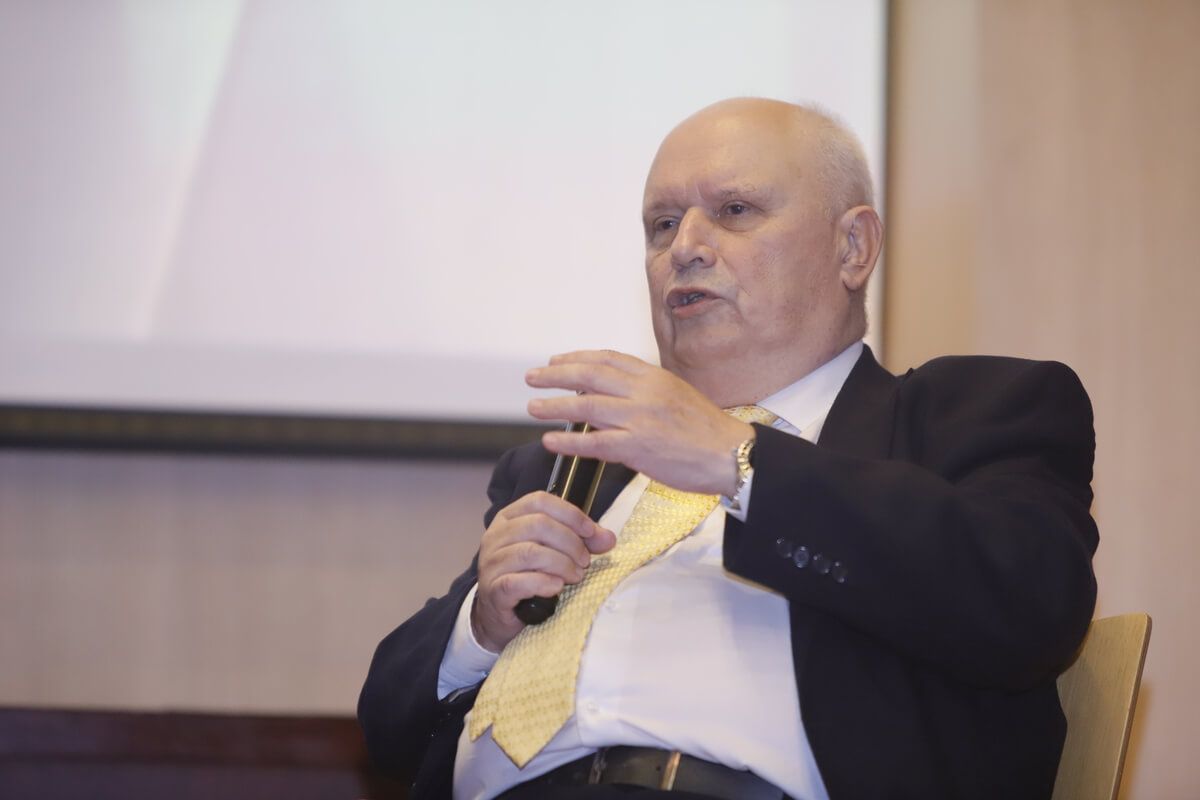 Debates jurídicos y políticos entre el federalismo, autonomía y Estado central