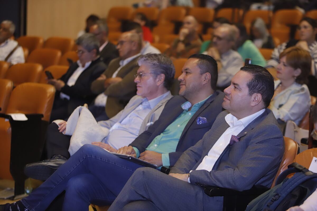 Debates jurídicos y políticos entre el federalismo, autonomía y Estado central