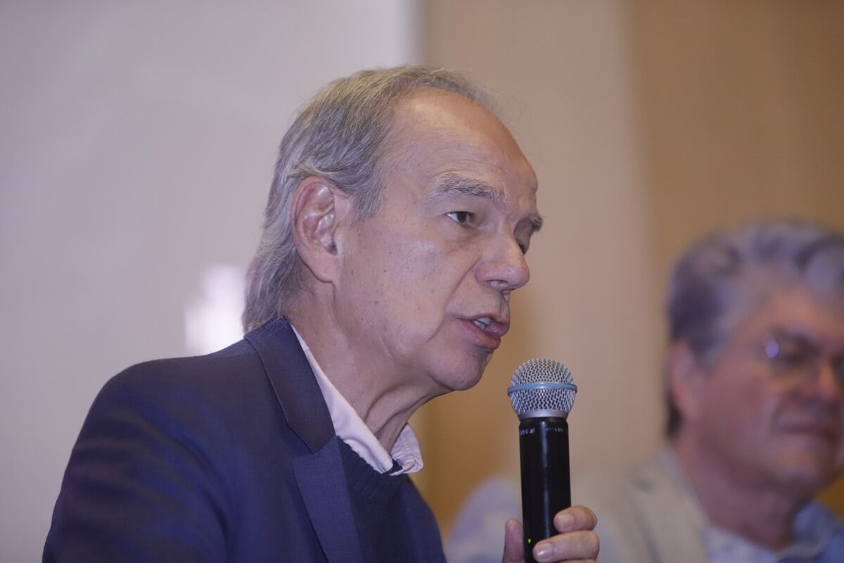 Debates jurídicos y políticos entre el federalismo, autonomía y Estado central