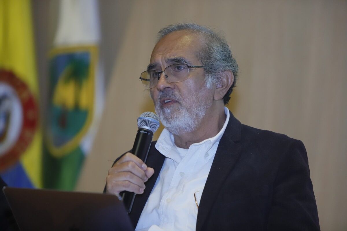 Debates jurídicos y políticos entre el federalismo, autonomía y Estado central