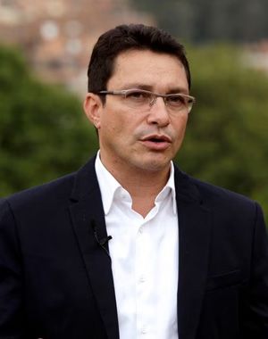 Dr. Carlos Eduardo Caicedo