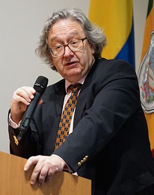 Dr. Eloy García