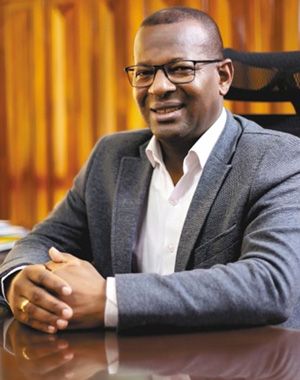 Dr. Elías Larrahondo Carbalí