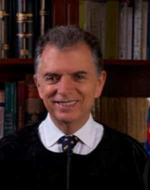 Dr. Germán Bula Escobar