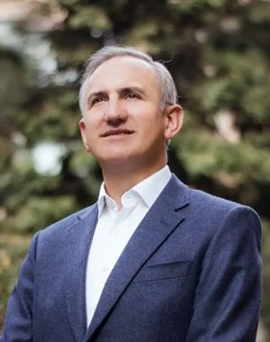 Dr. Hernando Parra Nieto