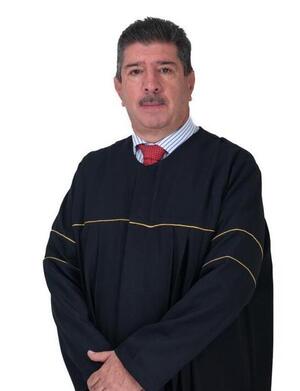 Dr. Naún Mirawal Muñoz Muñoz